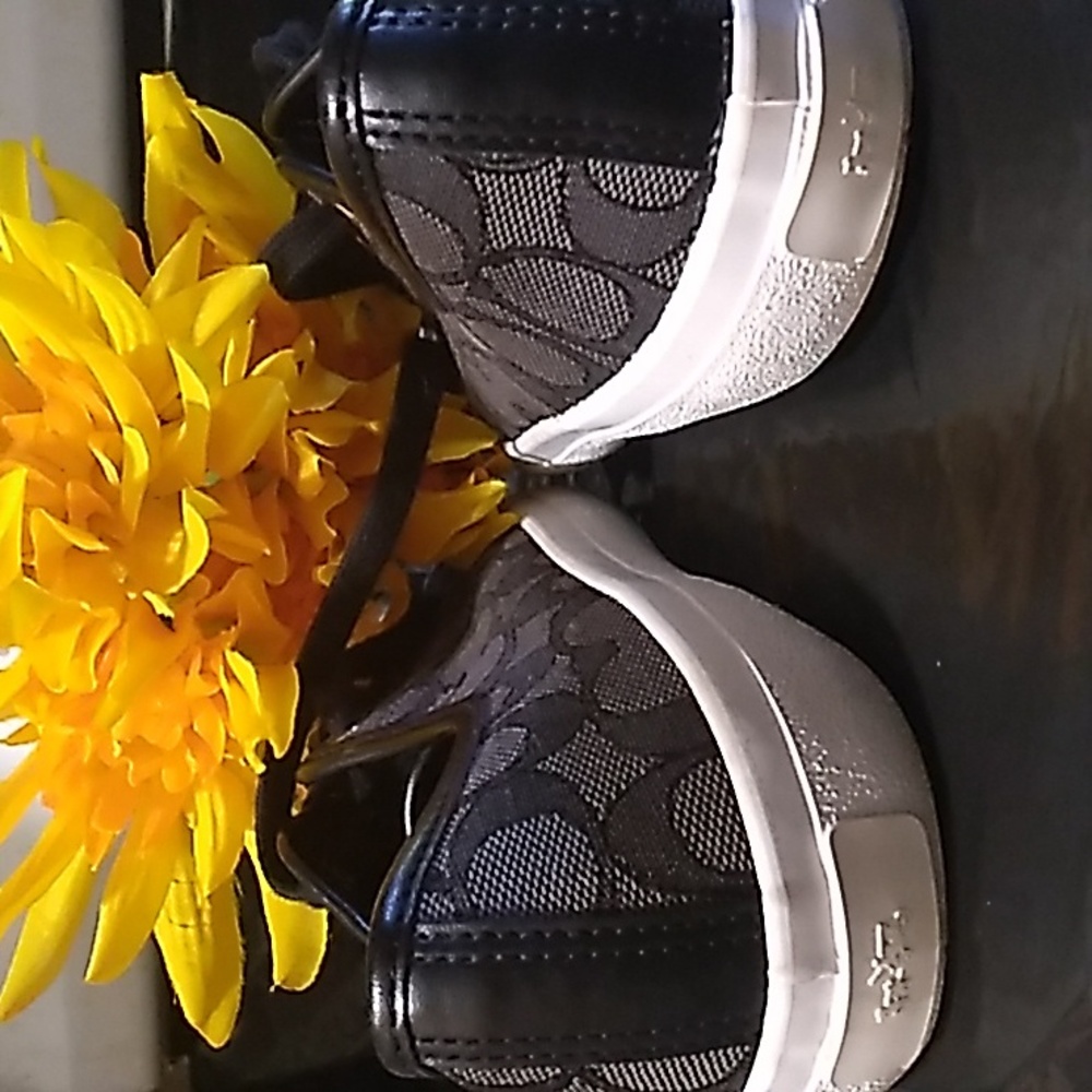 Coach "EMPIRE" Sneakers- True size Womans 7-7.5 (please read description-sizing) - Picture 8 of 17